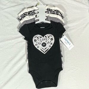 Carter’s NWT pack of 5 Bodysuits 3M